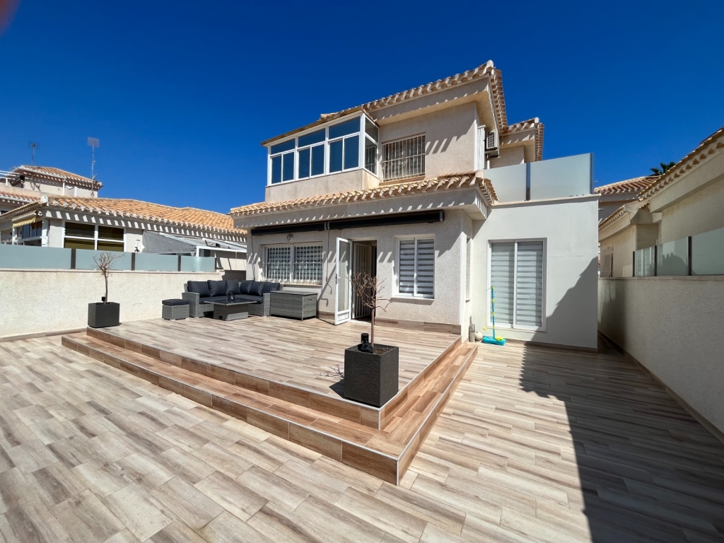 3 Bedroom 2 Bathroom Villa in Orihuela Costa