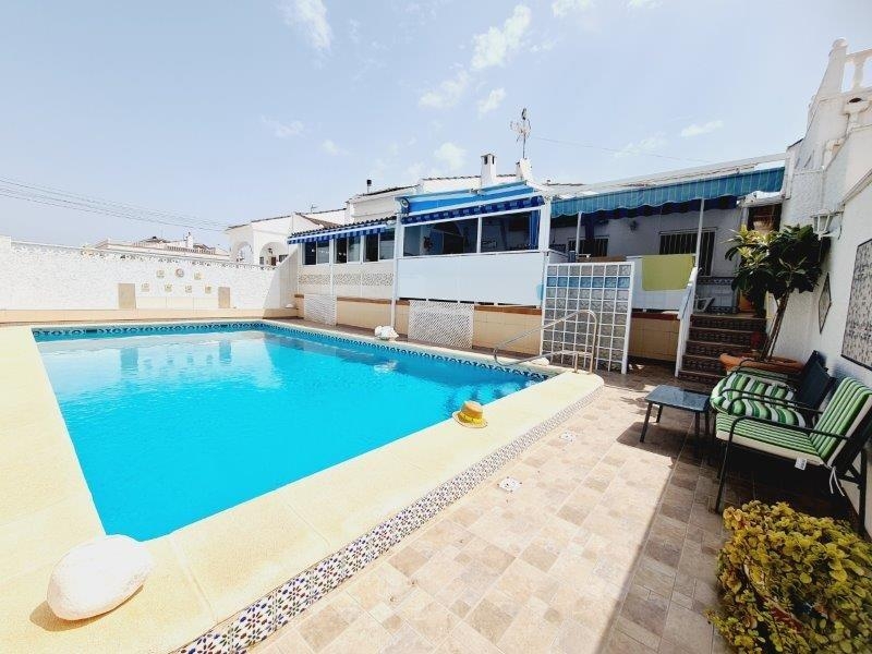 4 Bedroom 2 Bathroom Villa in Torrevieja