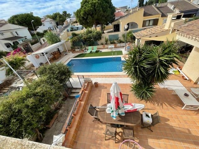 4 Bedroom 4 Bathroom Villa in Torrevieja