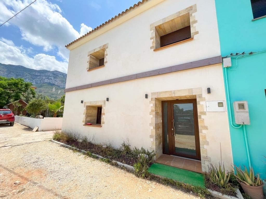 4 Bedroom 3 Bathroom Terraced house in Denia