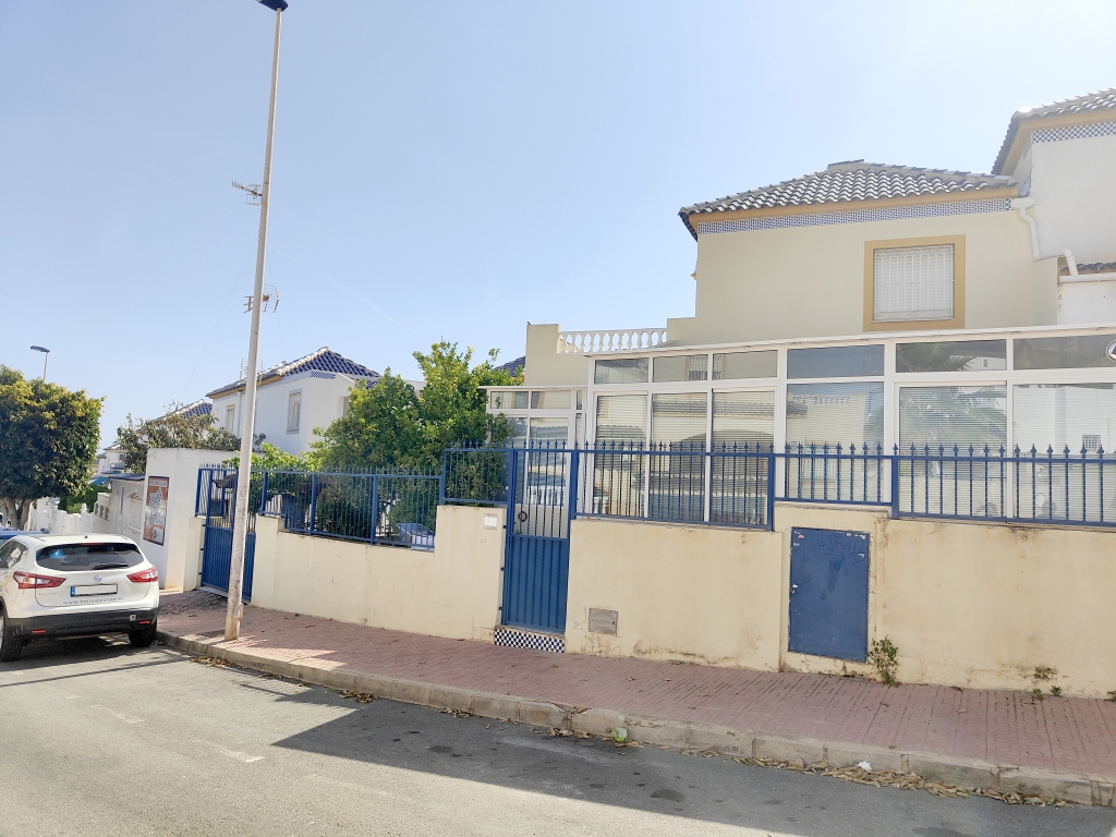 THREE BEDROOM HOUSE FOR RENT LOS BALCONES