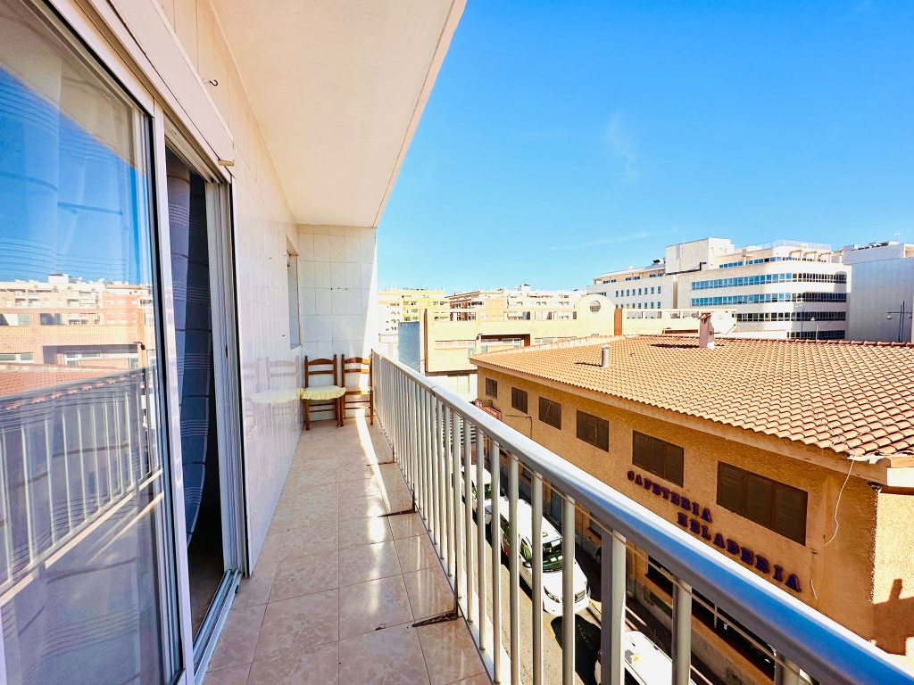 THREE BEDROOMS APARTMENT IN TORREVIEJA