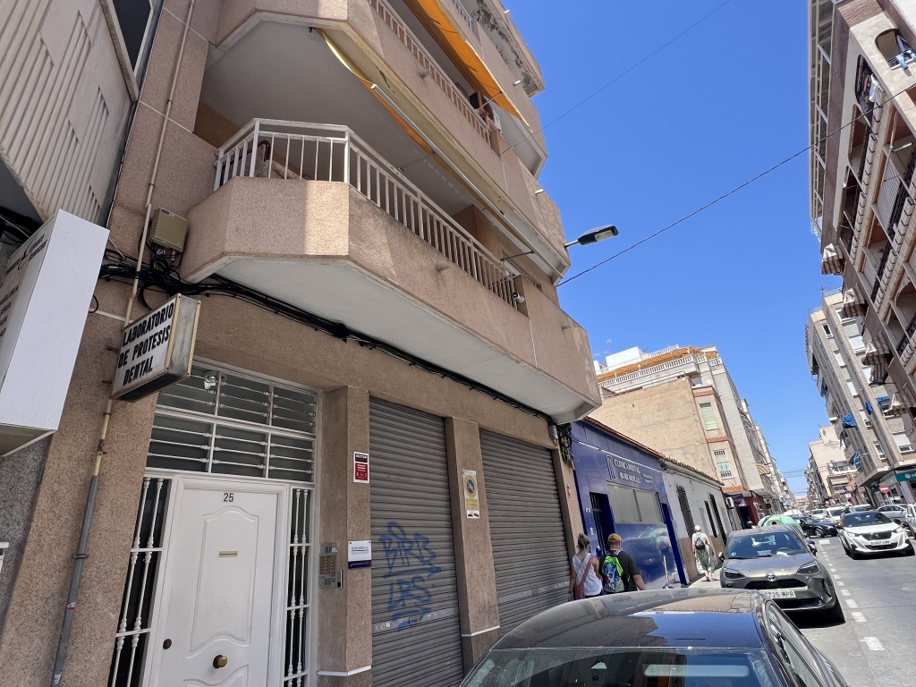 ONE BEDROOM APARTMENT IN CITY CENTER TORREVIEJA