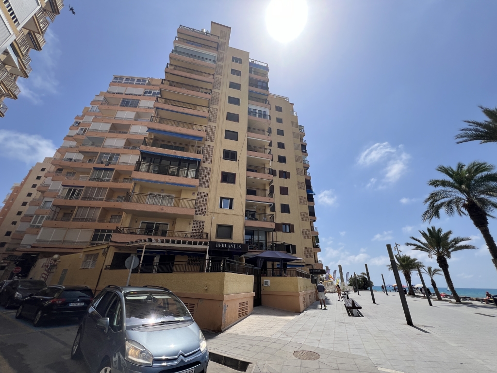 TWO BEDROOM APARTMENT FRONTLINE WITH SEAVIEW FOR SALE  IN TORREVIEJA