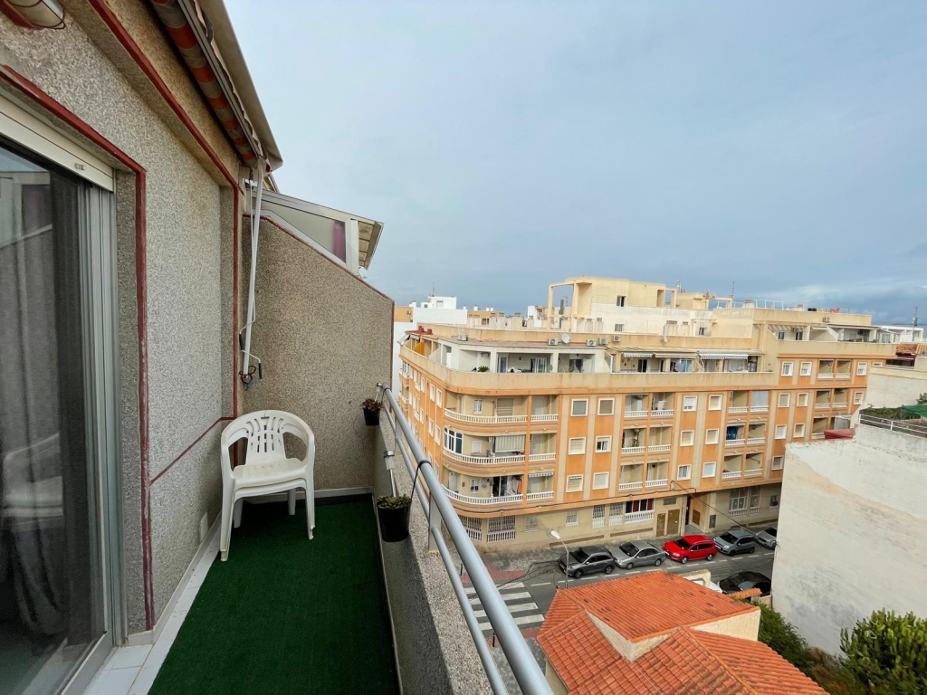  ATICO REFORMADO en el casco urbano de Torrevieja