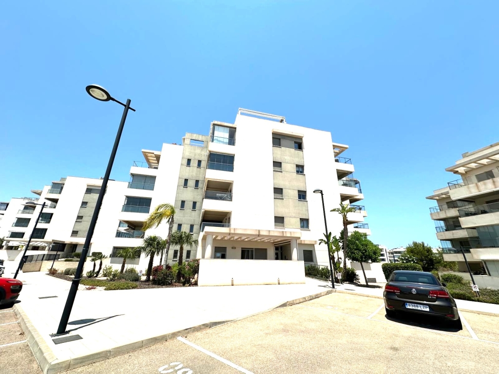 2 BED APARTMENT IN VILLAMARTIN-ORIHUELA COSTA