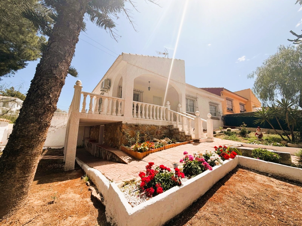 DETACHED VILLA FOR RENT 