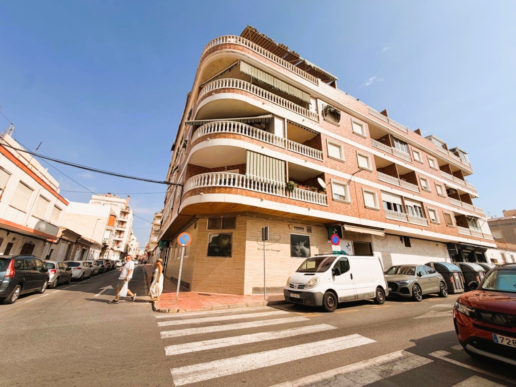 2 BEDROOMS PENTHOUSE IN TORREVIEJA