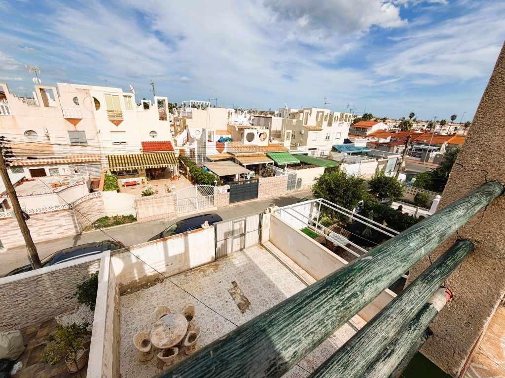 3 BEDROOMS-CARREFOUR AREA